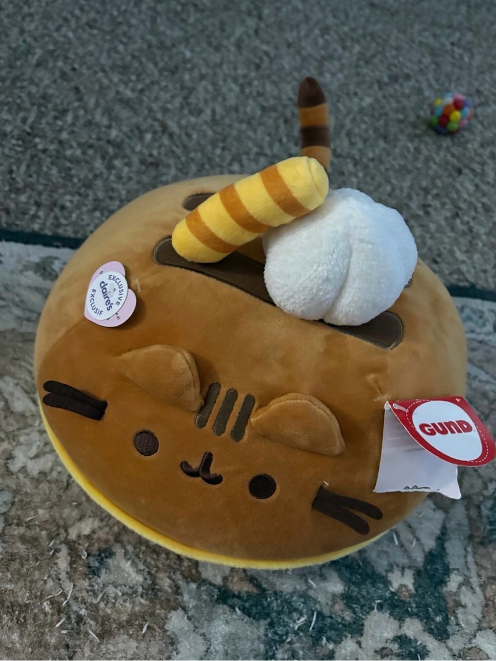NEW GUND PUSHEEN 12” Cat Dome Cake Squisheen Chocolate Claire’s Exclusive
